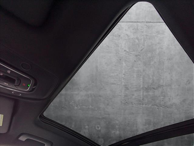 Vehicle image 15 of 19