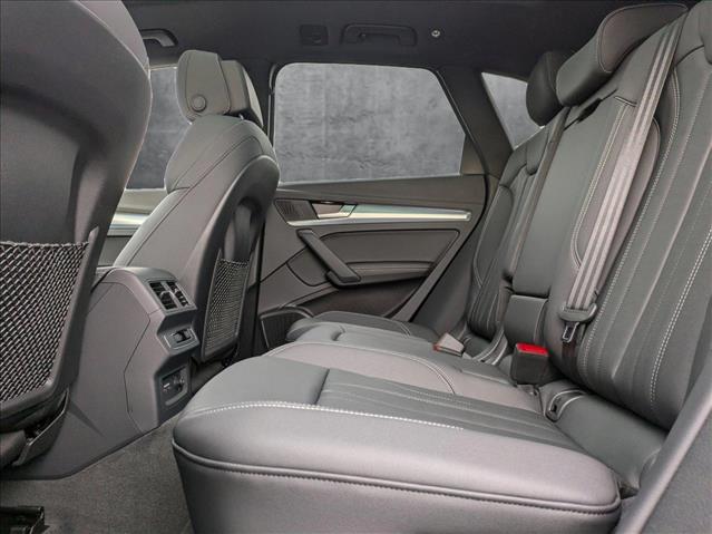 Vehicle image 17 of 19