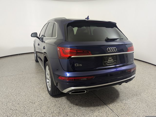 Vehicle image 8 of 21