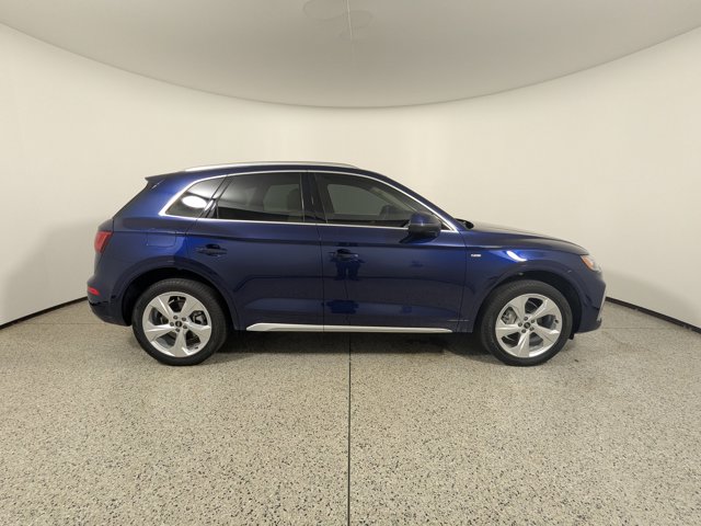 Vehicle image 5 of 21