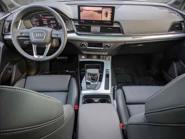 Vehicle image 16 of 19
