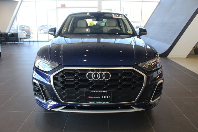 Vehicle image 4 of 32