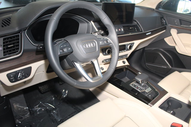 Vehicle image 14 of 32