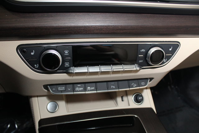 Vehicle image 16 of 32