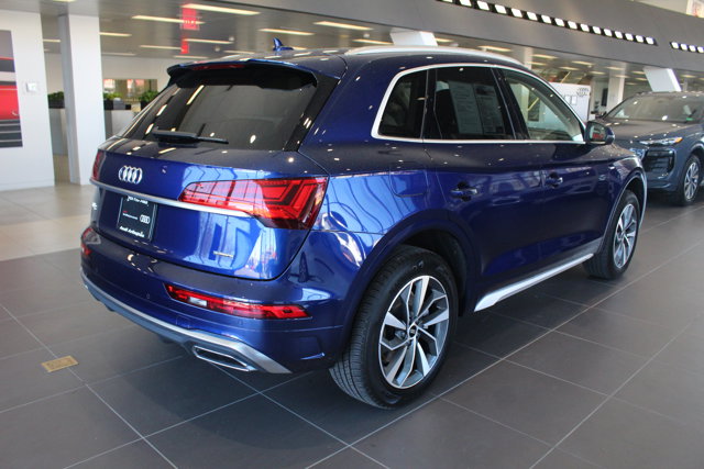 Vehicle image 3 of 32