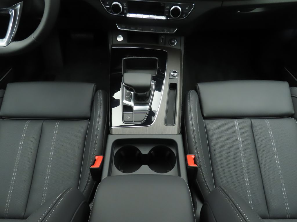 Vehicle image 17 of 33