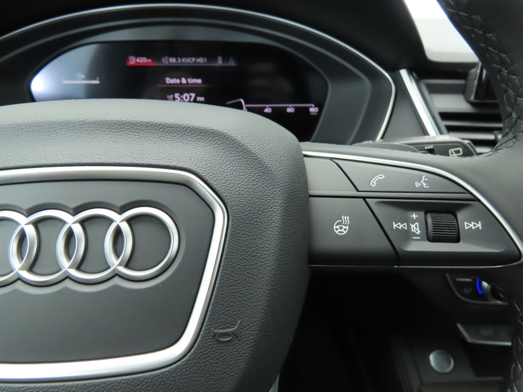 Vehicle image 13 of 33
