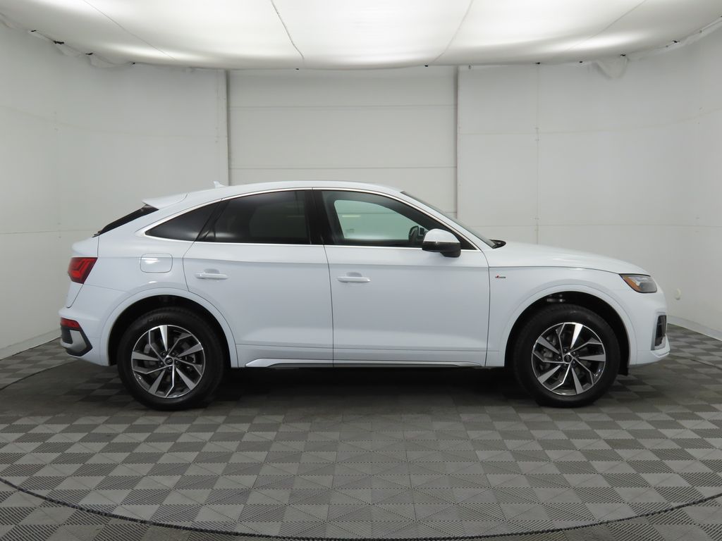 Vehicle image 4 of 33
