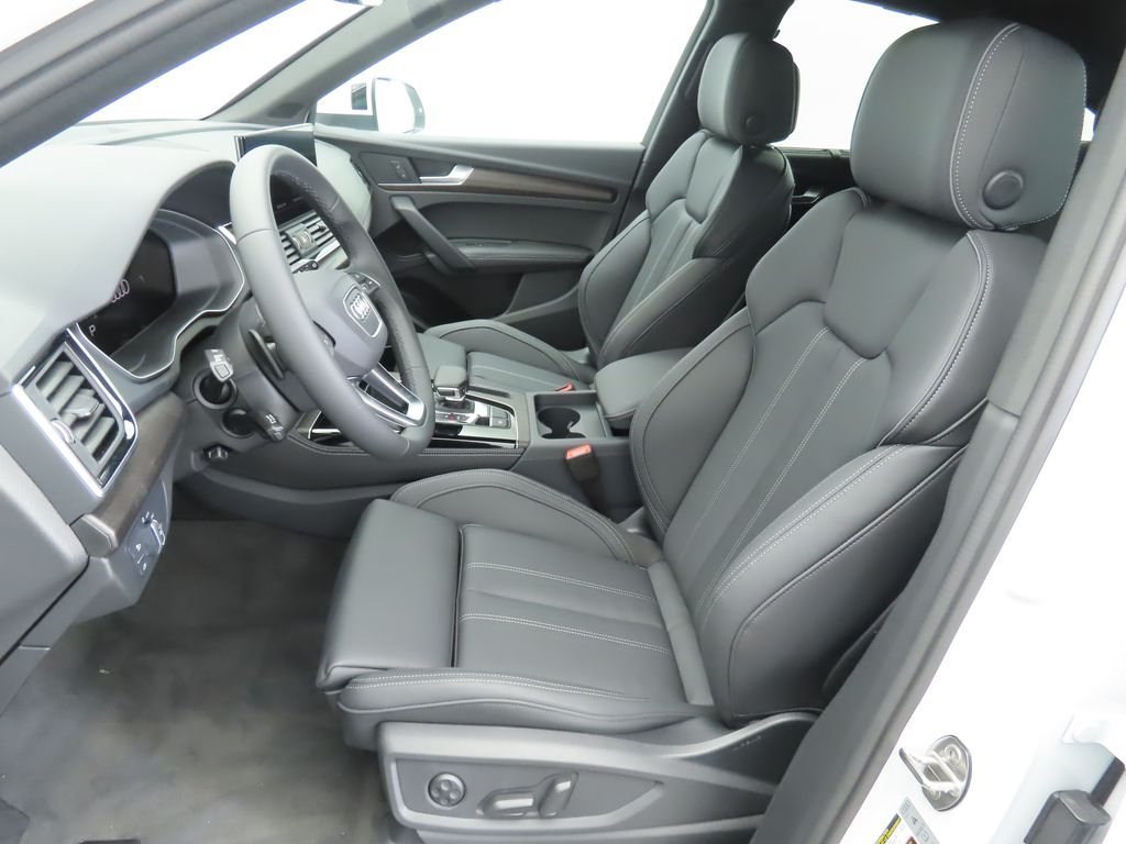Vehicle image 20 of 33