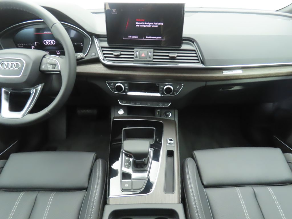 Vehicle image 14 of 33