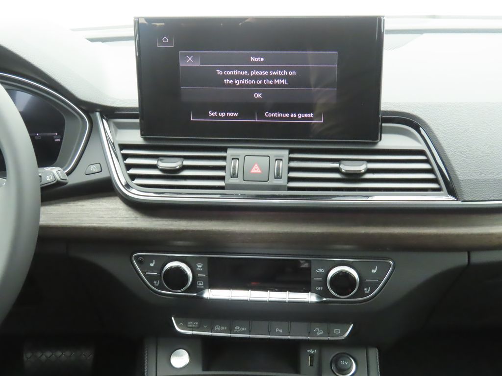 Vehicle image 15 of 33