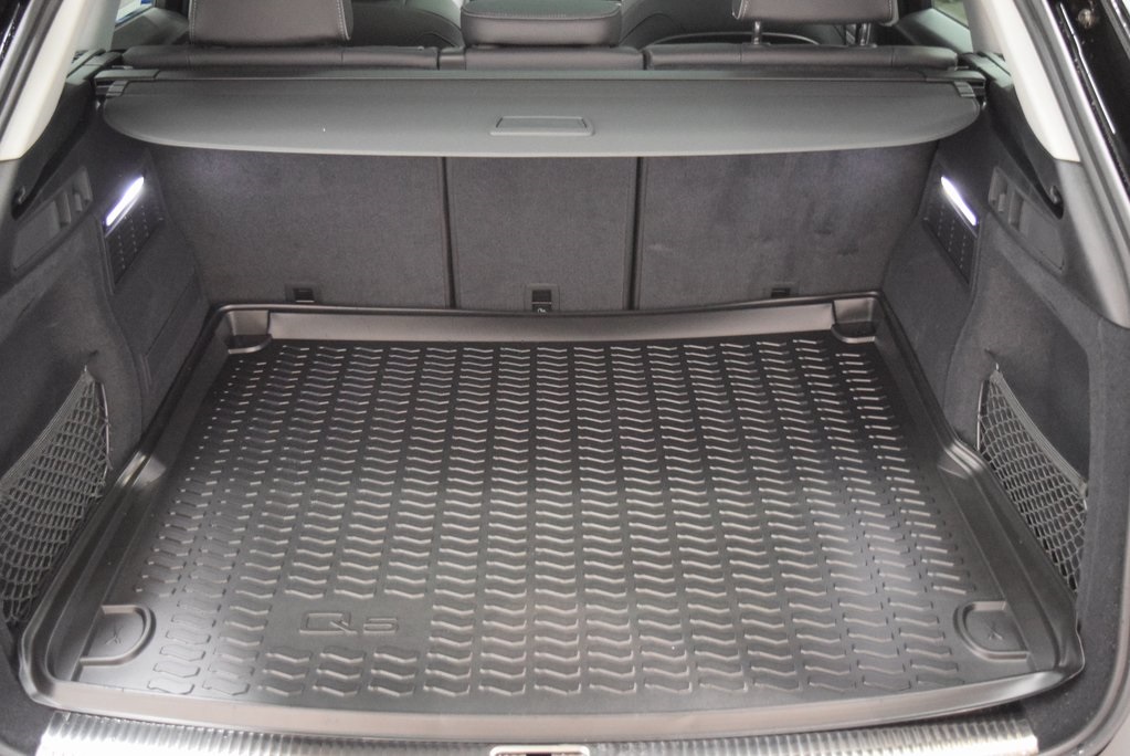 Vehicle image 10 of 15