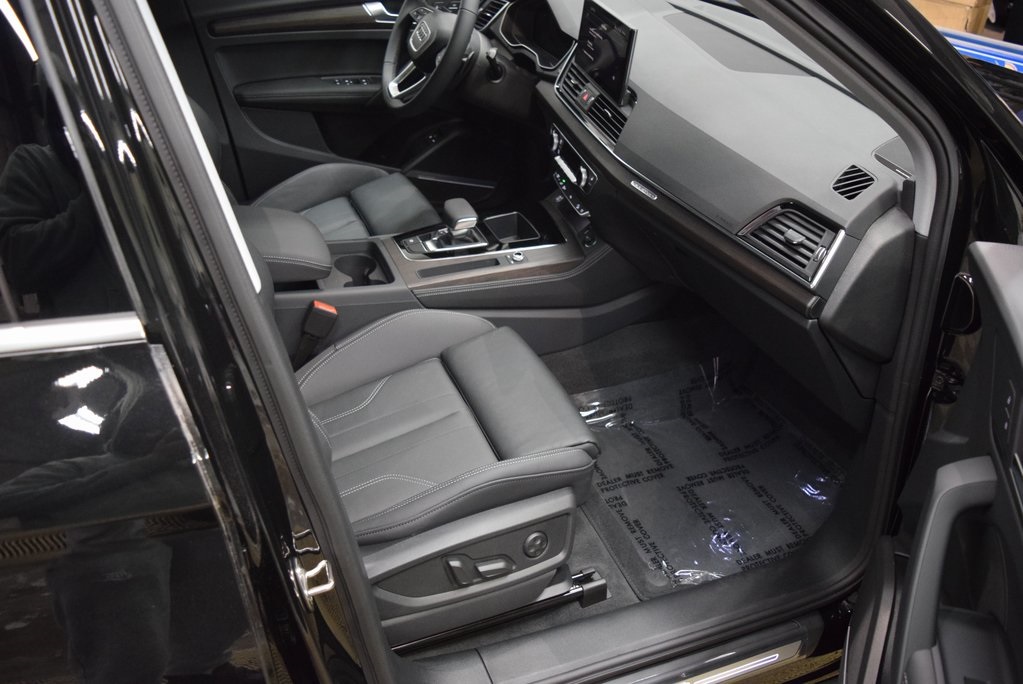 Vehicle image 7 of 15