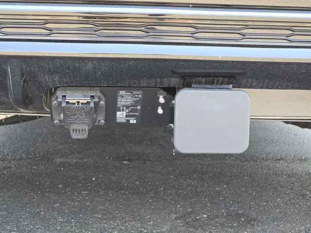 Vehicle image 37 of 42
