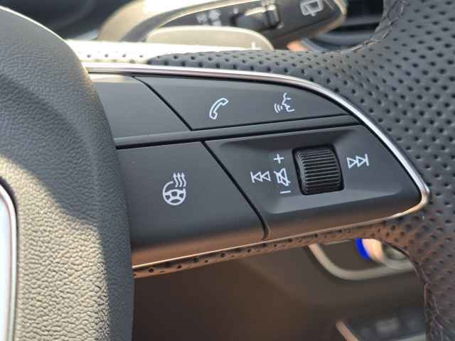 Vehicle image 33 of 42