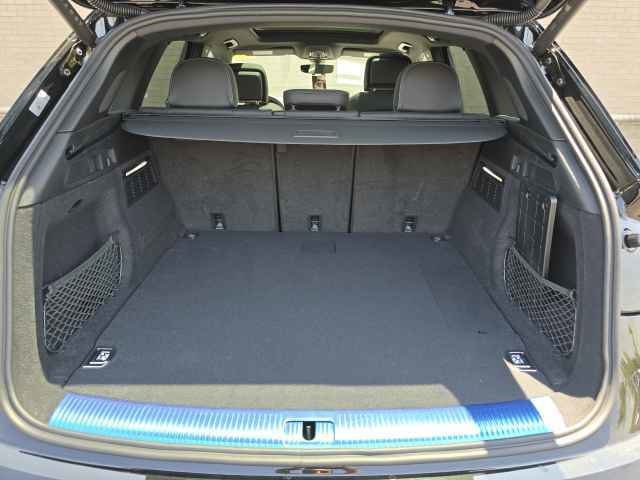 Vehicle image 11 of 42