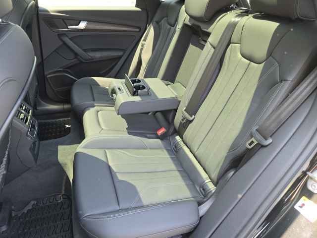 Vehicle image 15 of 42