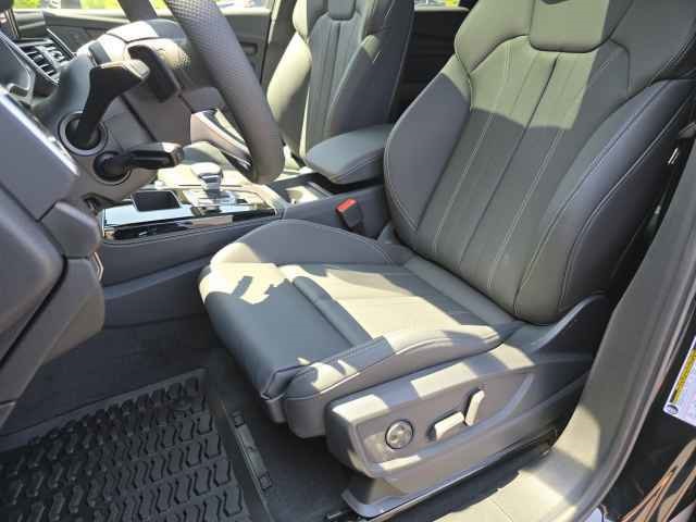 Vehicle image 13 of 42