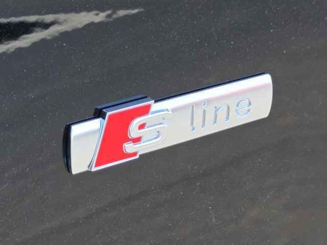 Vehicle image 32 of 42