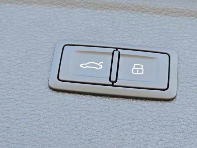 Vehicle image 41 of 42
