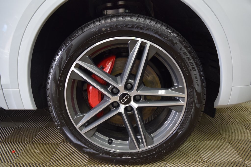 Vehicle image 11 of 14