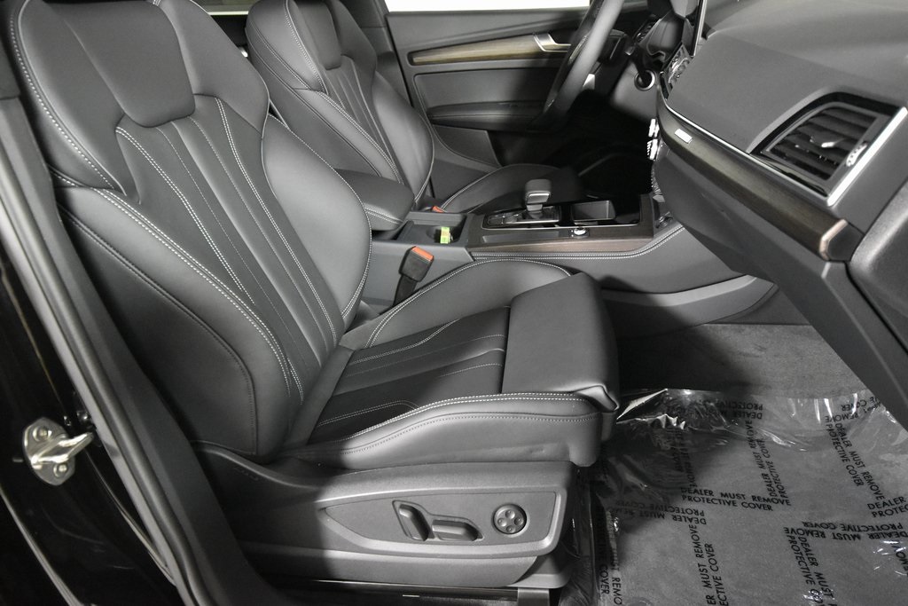 Vehicle image 12 of 19