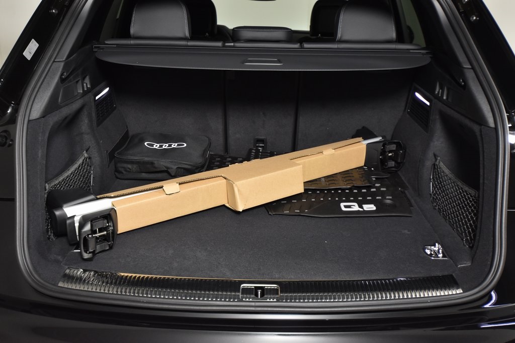 Vehicle image 15 of 19