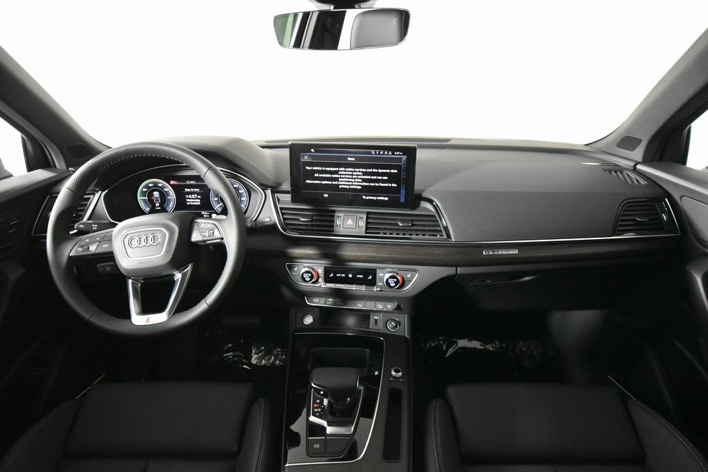 Vehicle image 13 of 19