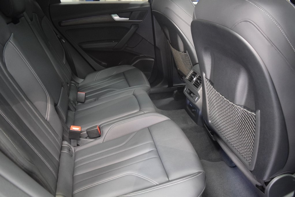 Vehicle image 6 of 14