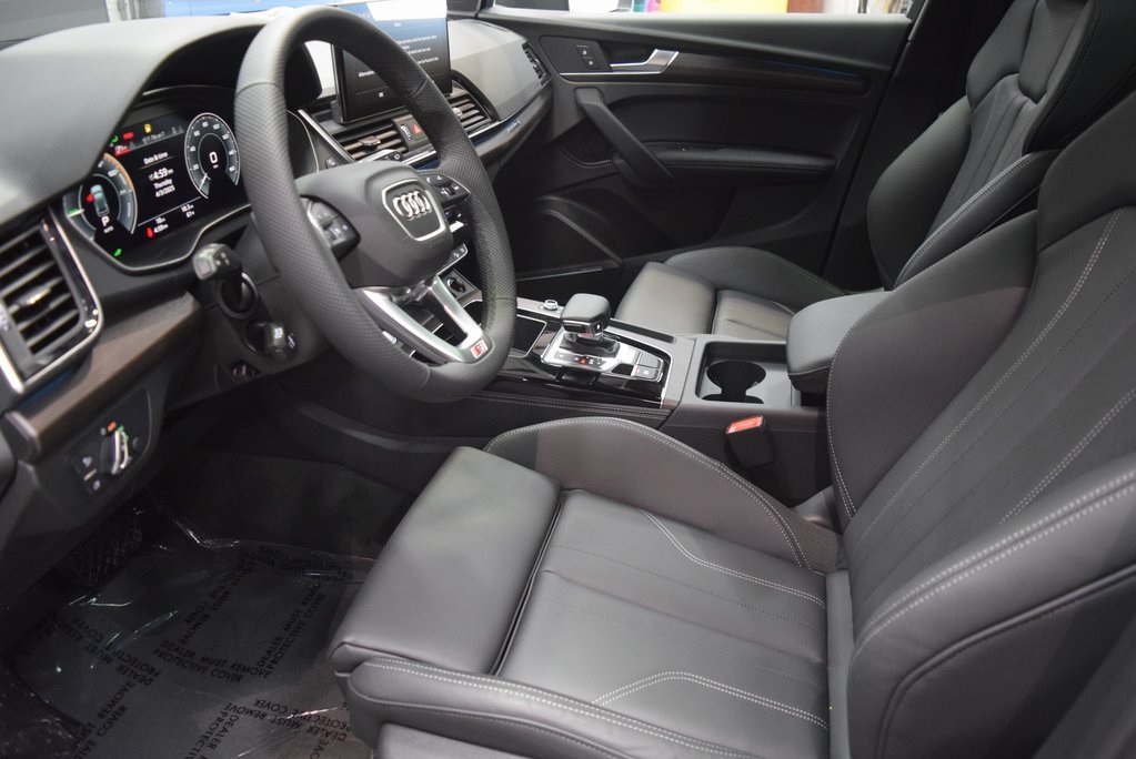Vehicle image 4 of 14