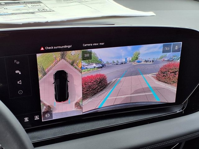 Vehicle image 17 of 24