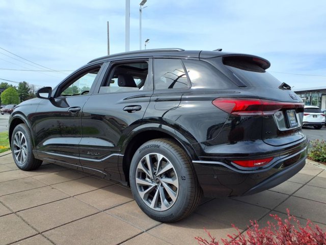 Vehicle image 6 of 24