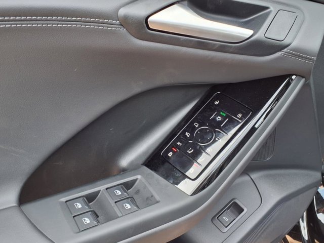 Vehicle image 13 of 24