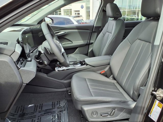 Vehicle image 7 of 24