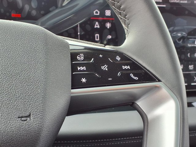 Vehicle image 22 of 24