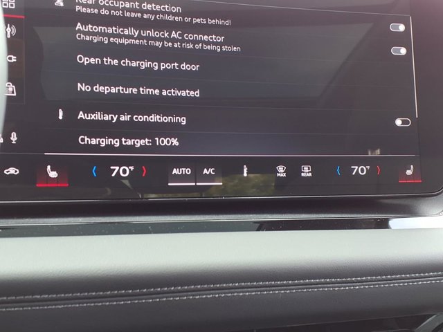 Vehicle image 19 of 24