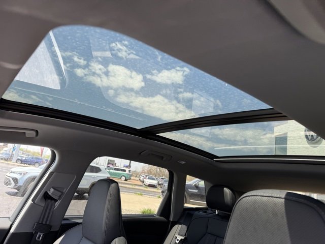 Vehicle image 11 of 33