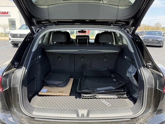 Vehicle image 15 of 33