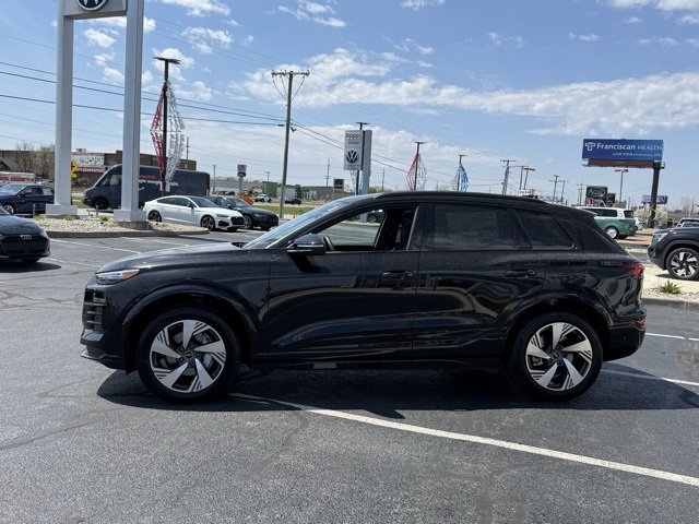 Vehicle image 3 of 33