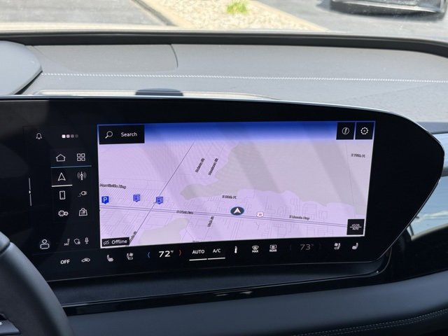 Vehicle image 24 of 33