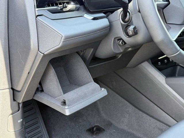 Vehicle image 10 of 33