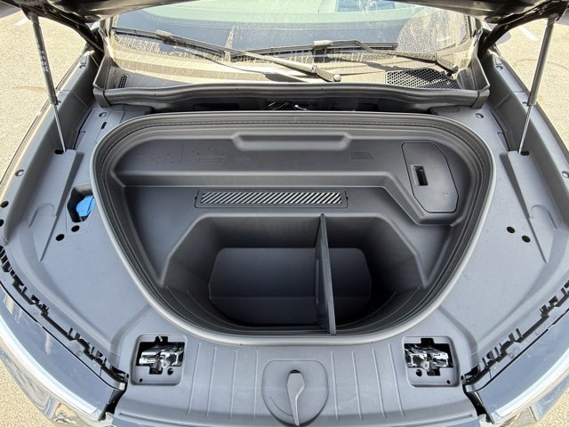 Vehicle image 19 of 33