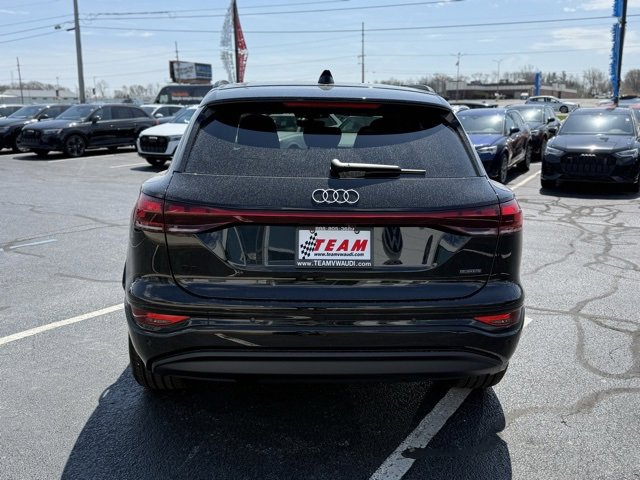 Vehicle image 5 of 33