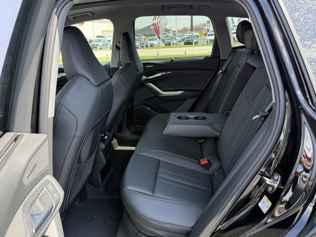 Vehicle image 12 of 33