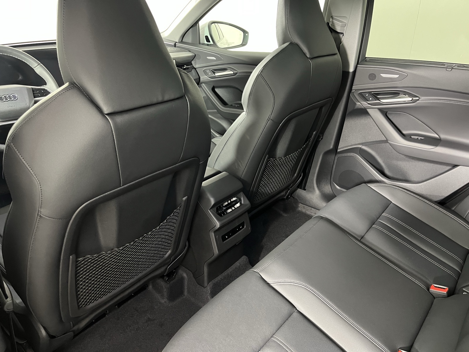 2025 Audi Q6 e-tron Premium Plus Image 12 of 25