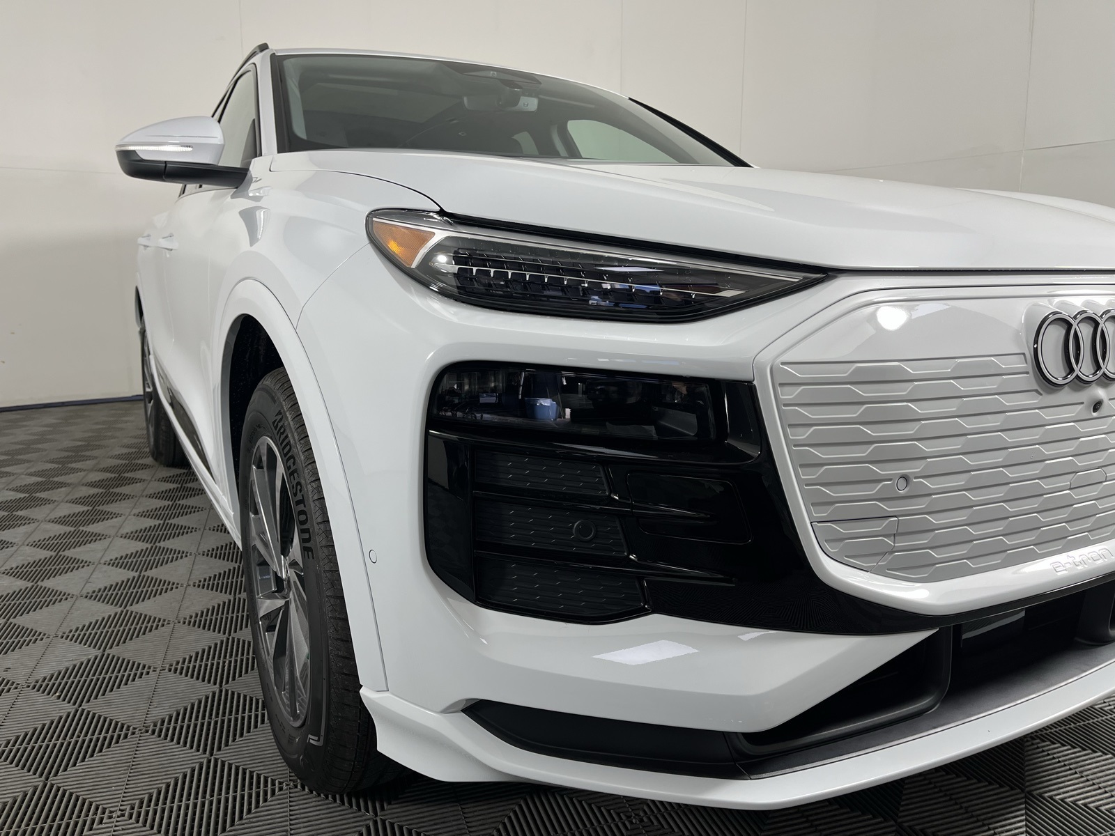 2025 Audi Q6 e-tron Premium Plus Image 25 of 25