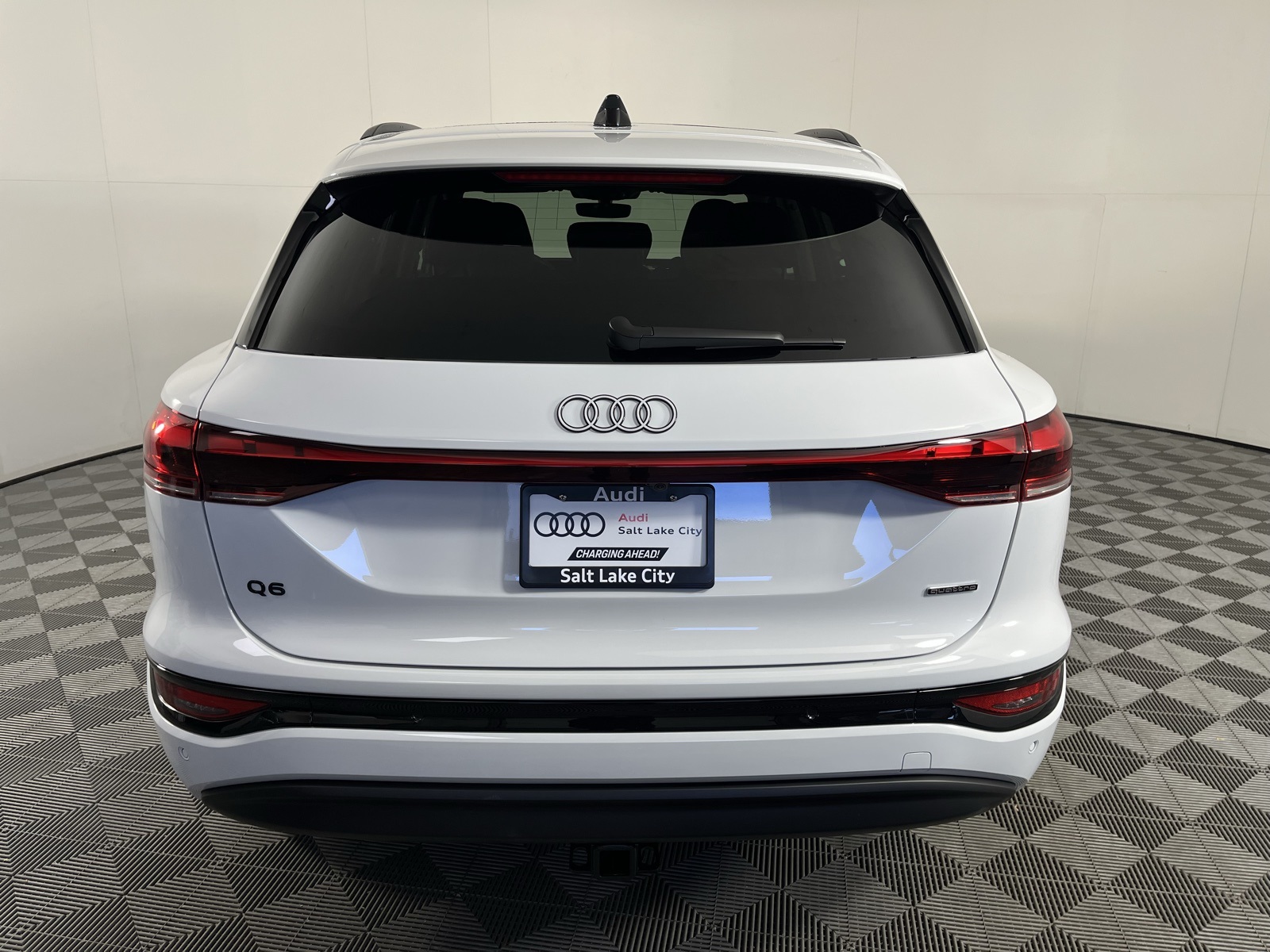 2025 Audi Q6 e-tron Premium Plus Image 6 of 25