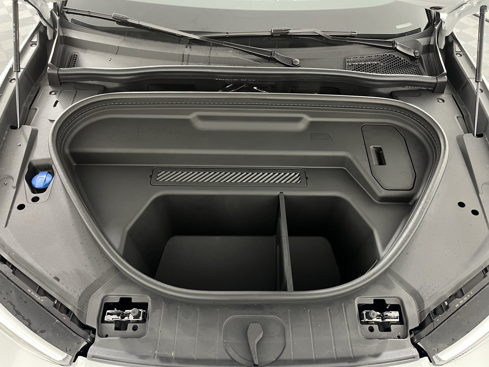 2025 Audi Q6 e-tron Premium Plus Image 10 of 25