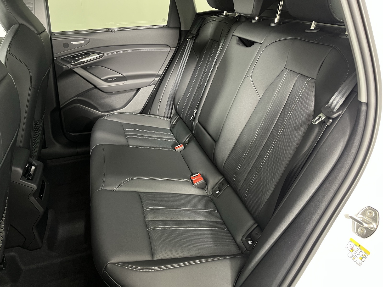 2025 Audi Q6 e-tron Premium Plus Image 13 of 25