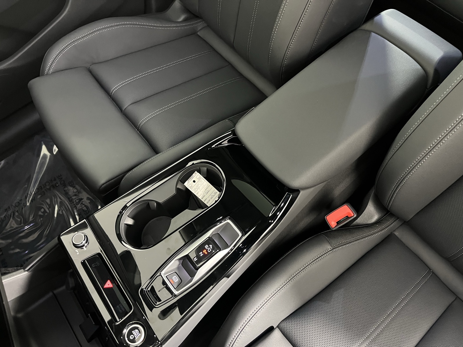 2025 Audi Q6 e-tron Premium Plus Image 17 of 25